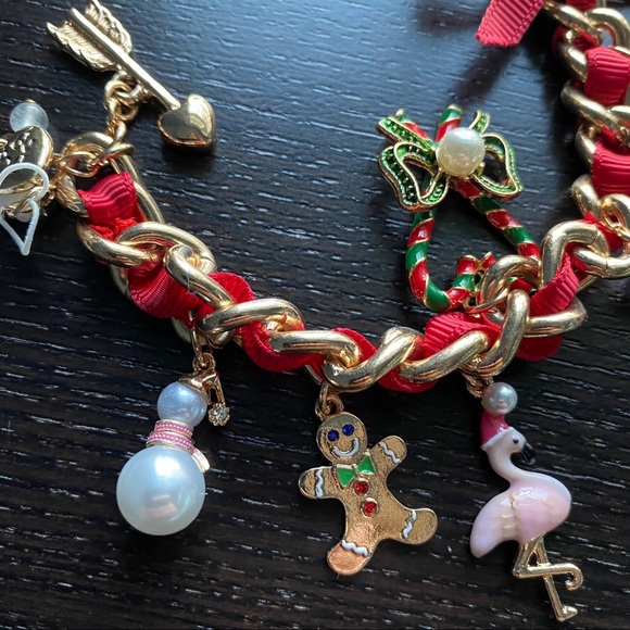 🌱 Betsey Johnson Whimsical Holiday Charm Bracelet
